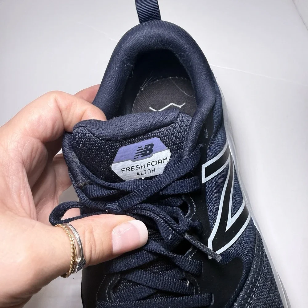 New Balance Women 's Eclipse/Magnetic Blue Running Shoe Fresh Foam Sz 8 WLTOLB1